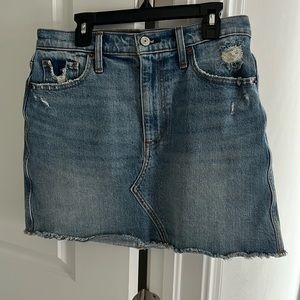 Abercrombie & Fitch Ultra High Rise Skirt size 27 (4) distressed mini